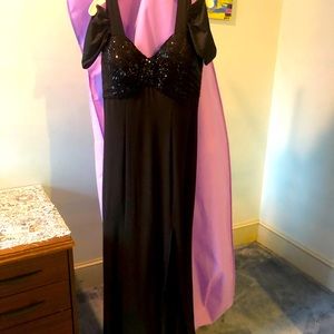 Mother of the bride - never worn Professional hand made beaded evening gown Slit